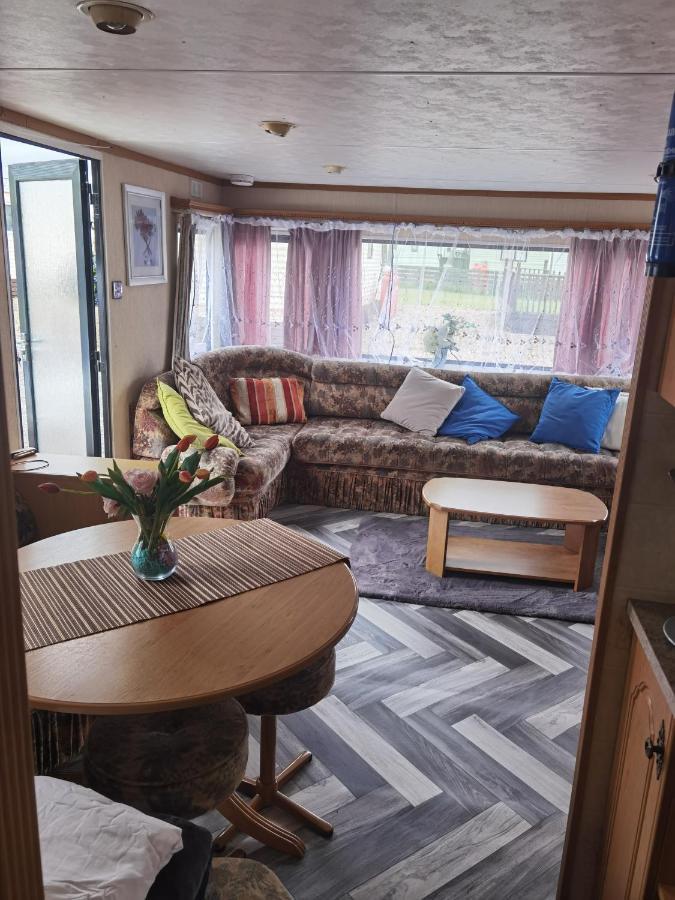 Lochlands Caravan Park X Villa ฟอร์ฟาร์ ภายนอก รูปภาพ